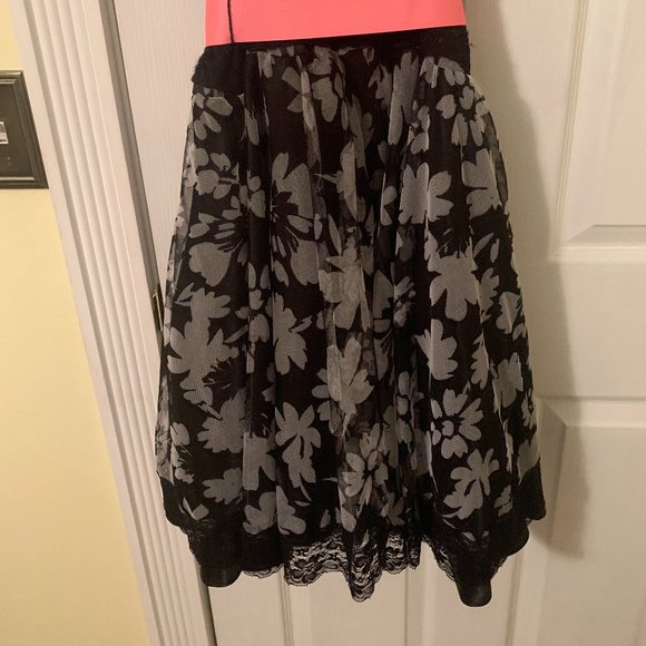 EUC Dorissa Formal Floral Dress in Black And Gray Size 14 Girls - Picture 8 of 10